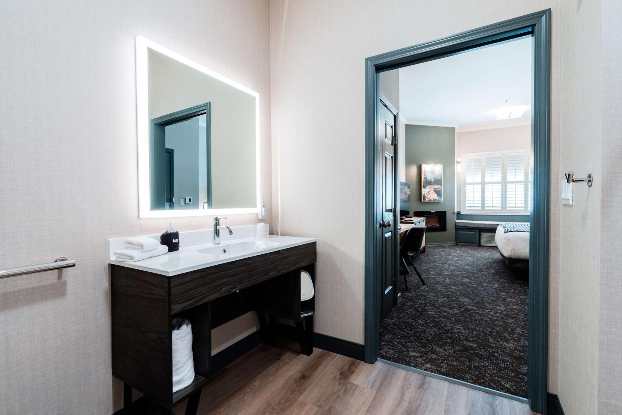 Nobo Cascade, Tapestry Collection By Hilton Hotel Cascade