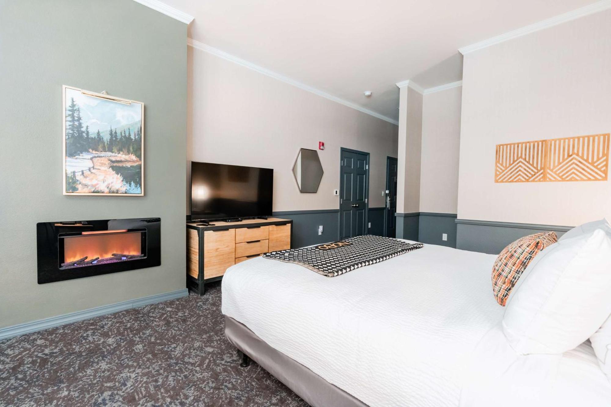 Nobo Cascade, Tapestry Collection By Hilton 4* Cascade