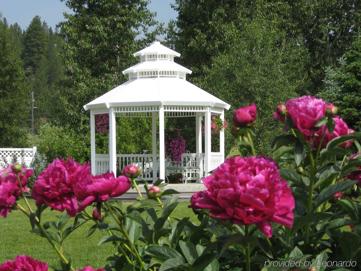 Nobo Cascade, Tapestry Collection By Hilton Cascade